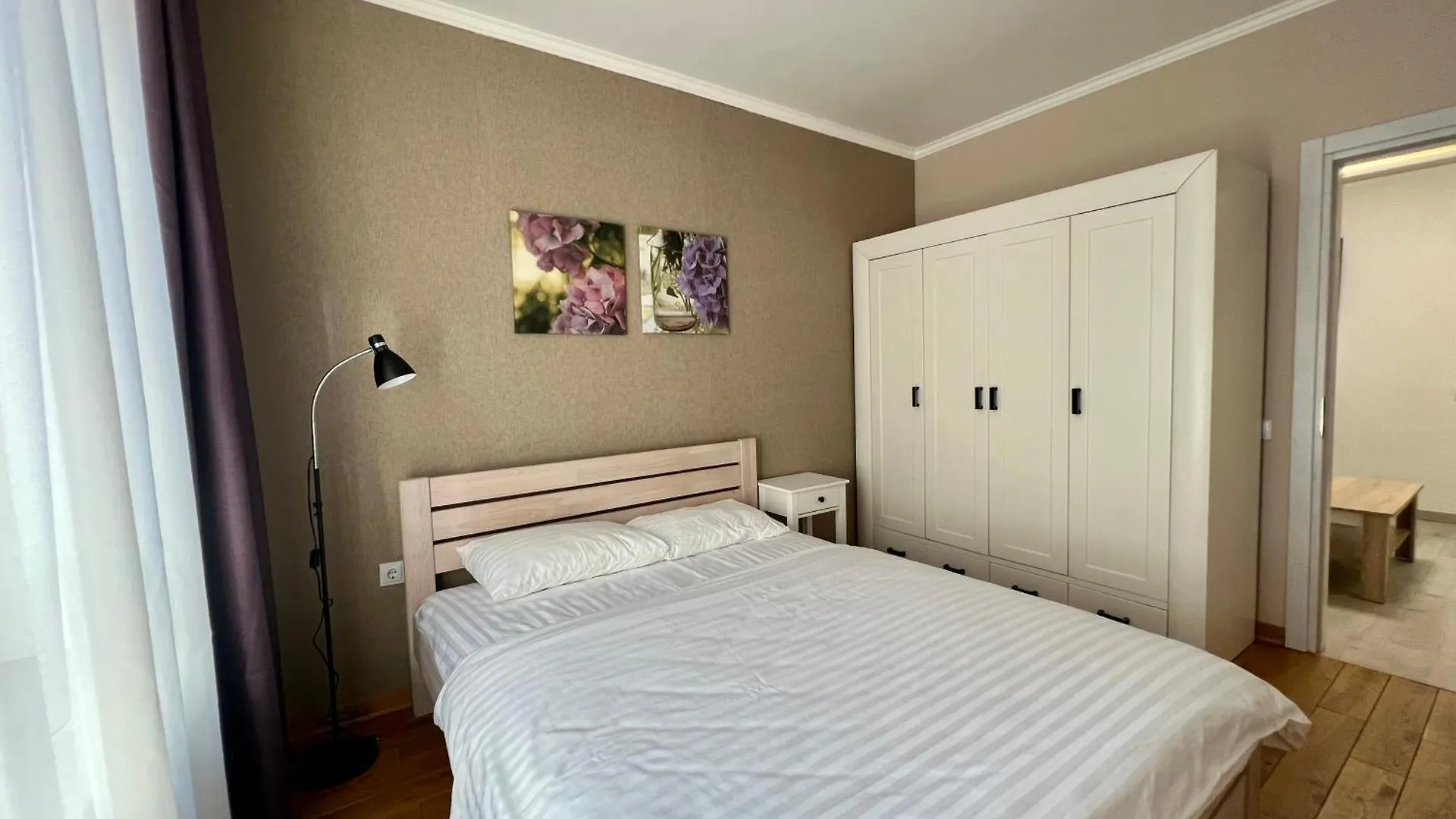 Apartments Old City 리비프